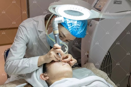 這樣做 “斑”女郎也能輕松get少女??！