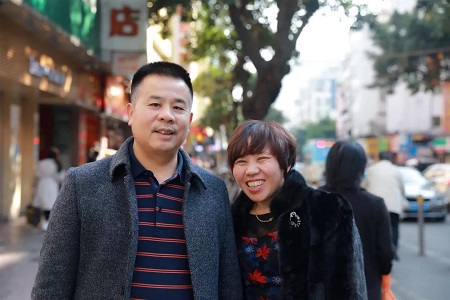 湖南男子寵妻30年身家千萬，今攜手整容變美！