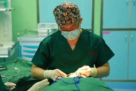 成名40年，居然因<a href='/ybzx/syp/' target='_blank'><u>割雙眼皮</u></a>上熱搜！