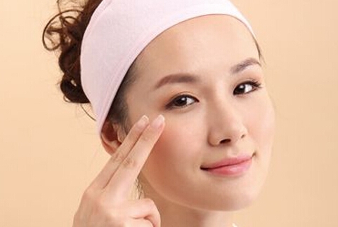 自體脂肪填充臉部多少錢？