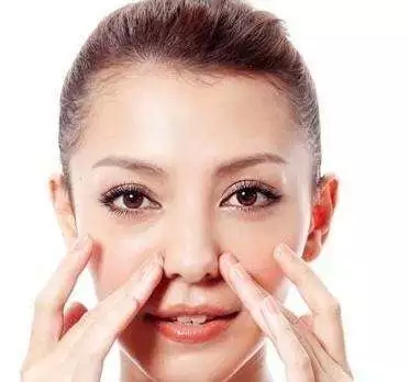 變美案例丨法令紋、川字紋，10分鐘一掃而光的秘訣