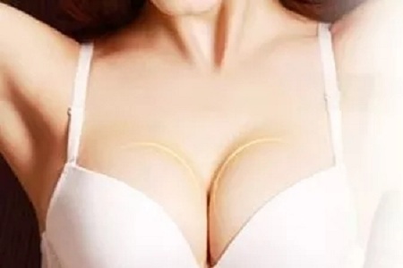 自體脂肪or假體隆胸，我到底應(yīng)該怎么選？