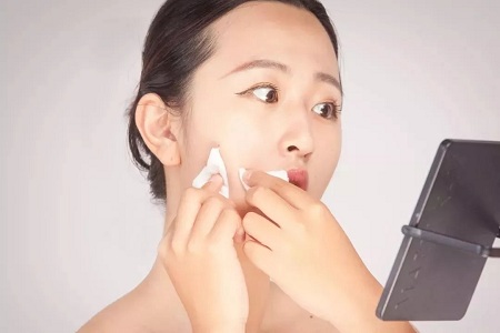 愛(ài)長(zhǎng)痘痘的你，應(yīng)該試試這道光！