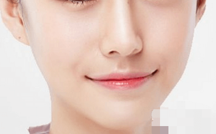 貴陽(yáng)隆胸手術(shù)后修復(fù)多少錢呢