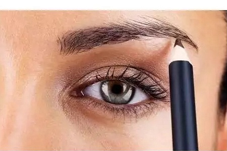 為什么越來越多的人選擇紋眉？