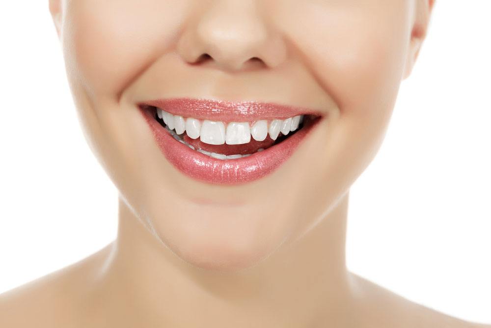 <a href='/sz/' target='_blank'><u>深圳美萊</u></a>補(bǔ)牙選種植還是烤瓷牙？