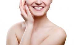 昆明哪個醫(yī)院做玻尿酸填充去法令紋好，術(shù)后出現(xiàn)硬塊多久能消失